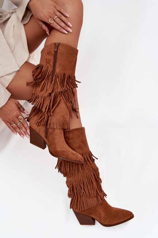 Siltināti ilgaaulie kaubojiskā stila sieviešu apavi ar kutēm brūnā krāsā Brivina Siltināti ilgaaulie kaubojiskā stila sieviešu apavi ar kutēm brūnā krāsā Brivina