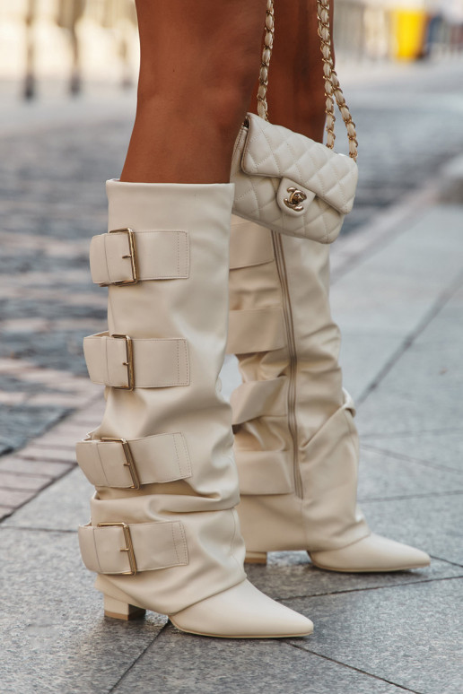 Sieviešu garie zābaki ar papēžiem, šūti zābaki un zelta krāsas sprādzes, smilšu krāsā Isavelle