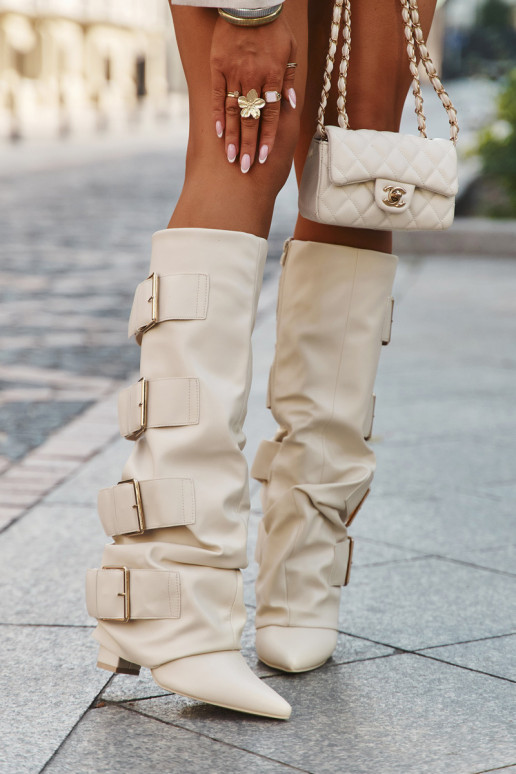 Sieviešu garie zābaki ar papēžiem, šūti zābaki un zelta krāsas sprādzes, smilšu krāsā Isavelle