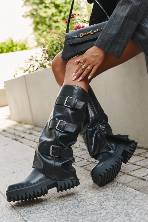 Siltināti sieviešu garie zābaki ar sudraba krāsas sprādzēm melnā krāsā "Isavine"