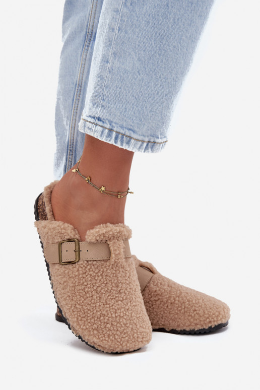 Sieviešu šļūtenes ar kažokādu „Typu Baranek" smilšu krāsā „Lorivine"