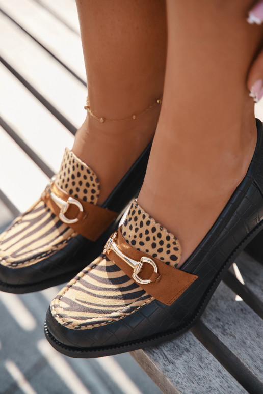 Sieviešu augstpapēžu kurpes ar iedobēm un zelta krāsas detaļām, melnas un smilšu krāsā, Novella Sieviešu augstpapēžu kurpes ar iedobēm un zelta krāsas detaļām, melnas un smilšu krāsā, Novella