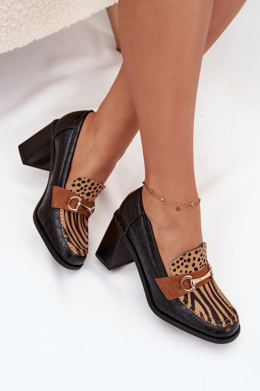 Sieviešu augstpapēžu kurpes ar iedobēm un zelta krāsas detaļām, melnas un smilšu krāsā, Novella Sieviešu augstpapēžu kurpes ar iedobēm un zelta krāsas detaļām, melnas un smilšu krāsā, Novella