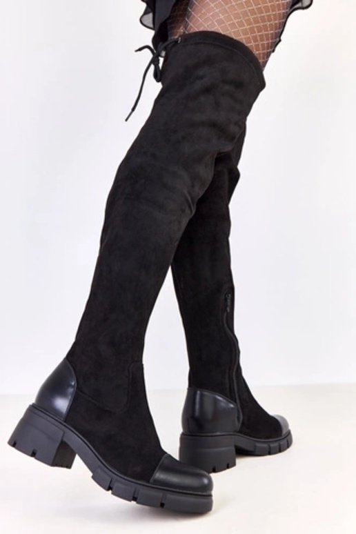 Melnas mākslīgās zamšas garās zābaki...