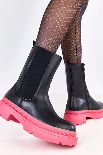 Melni zābaki ar rozā zoli...