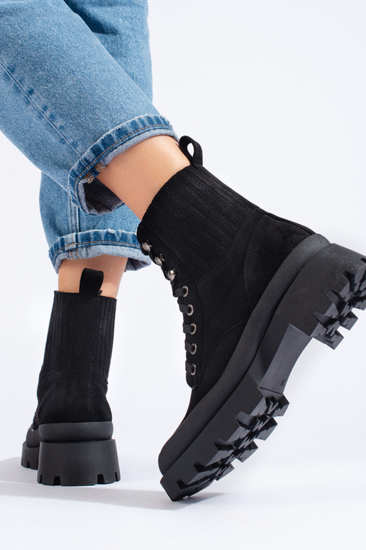 melnas krāsas sasiets zamšādas zābaki