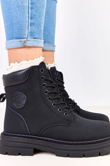 Melni siltie trapper zābaki... 2