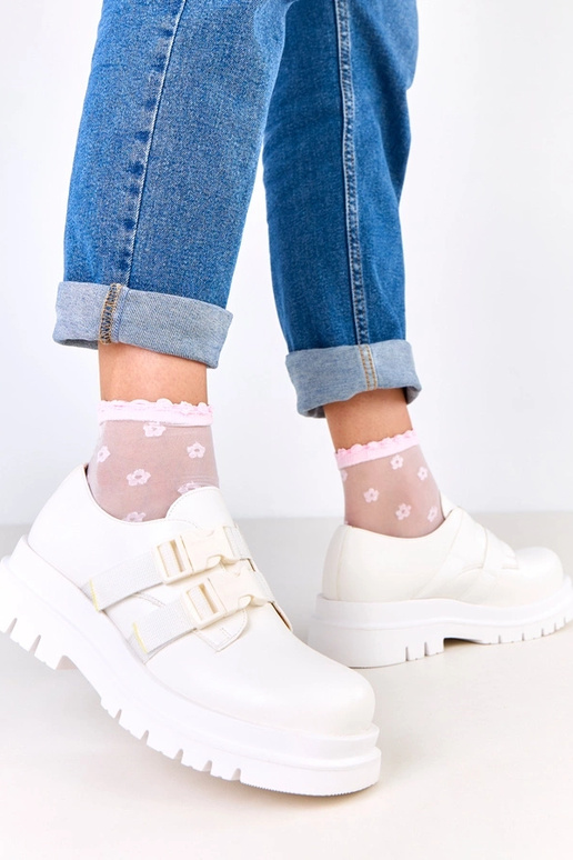 Baltie sieviešu puszābaki uz...