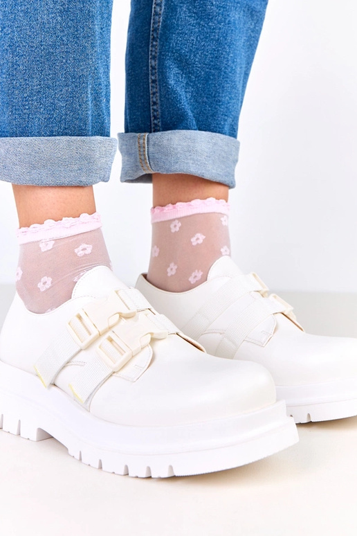 Baltie sieviešu puszābaki uz...