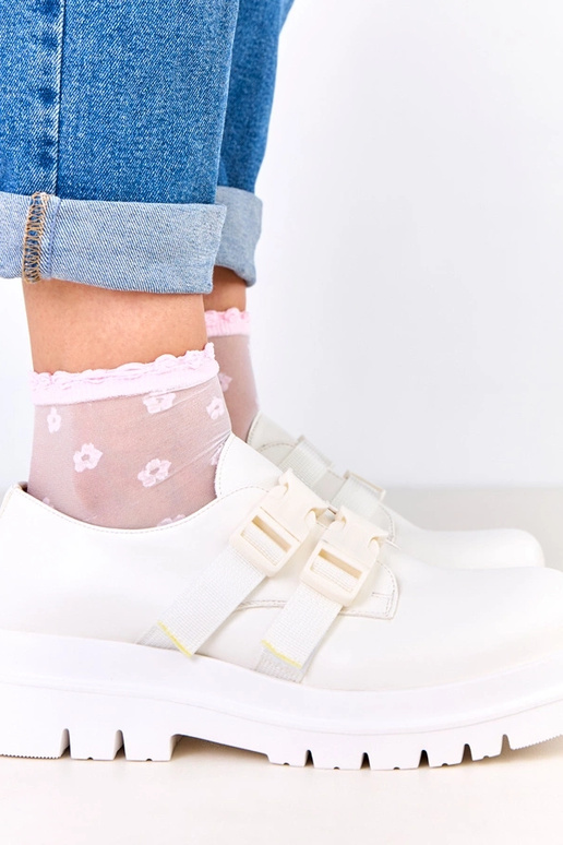 Baltie sieviešu puszābaki uz...