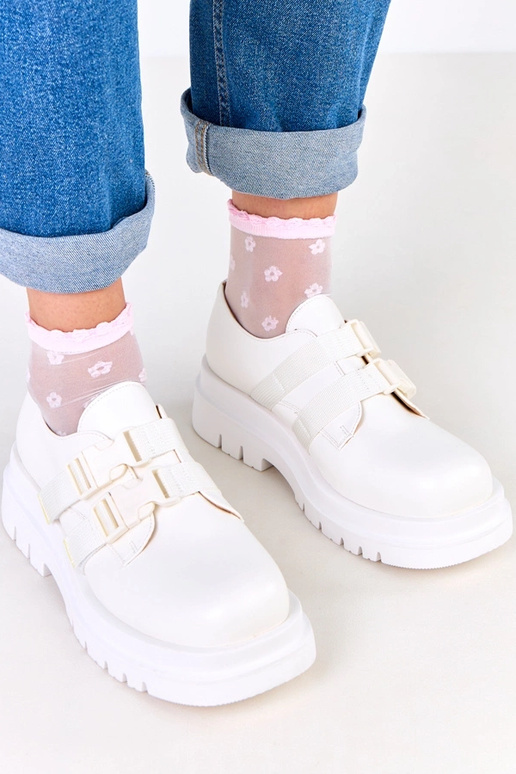 Baltie sieviešu puszābaki uz...