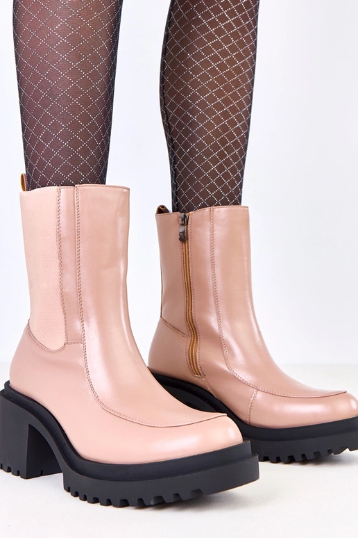 Smilšu krāsas zābaki uz papēža ar...