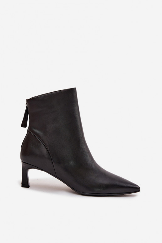 Sieviešu puszābakiIeslēgtsturalnej Skóry ar papēdi D&A CR52-661 melnas krāsas