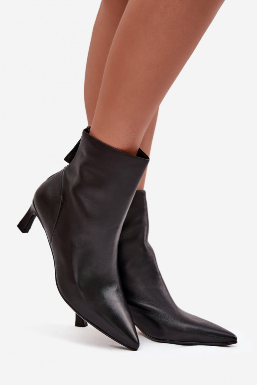 Sieviešu puszābakiIeslēgtsturalnej Skóry ar papēdi D&A CR52-661 melnas krāsas