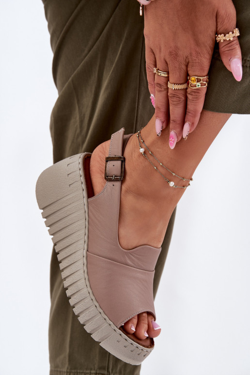 Sieviešu basenesIeslēgtsturalnej Skóry Uz Ķīļa Artiker 54C0788 smilšu krāsas