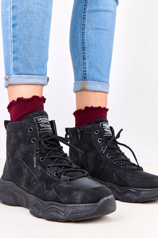 Melni darba zābaki no mākslīgā zamša...