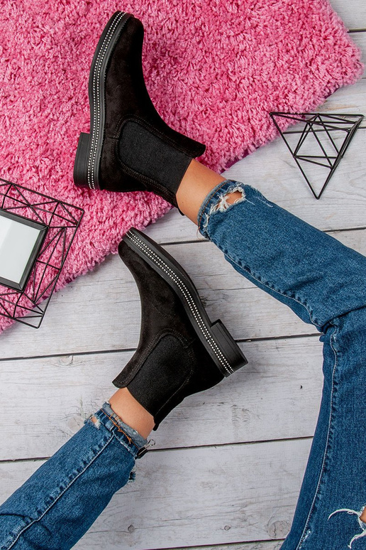 melnas krāsas sieviešu puszābaki