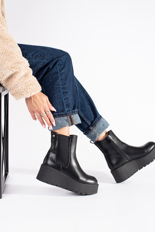 melnas krāsas Sieviešu zābaki uz ķīļa