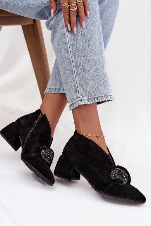 Āda Zamšādas kurpes Sieviešu ar papēdi ar ornamentiem D&A MR52-182 melnas krāsas