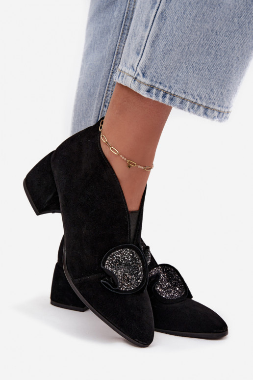 Āda Zamšādas kurpes Sieviešu ar papēdi ar ornamentiem D&A MR52-182 melnas krāsas