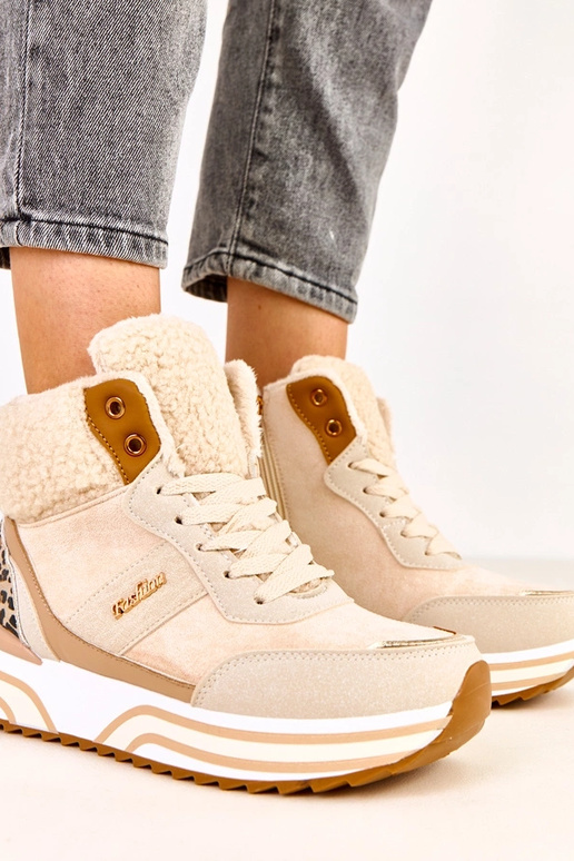 Smilšu augstās siltās sporta kurpes...