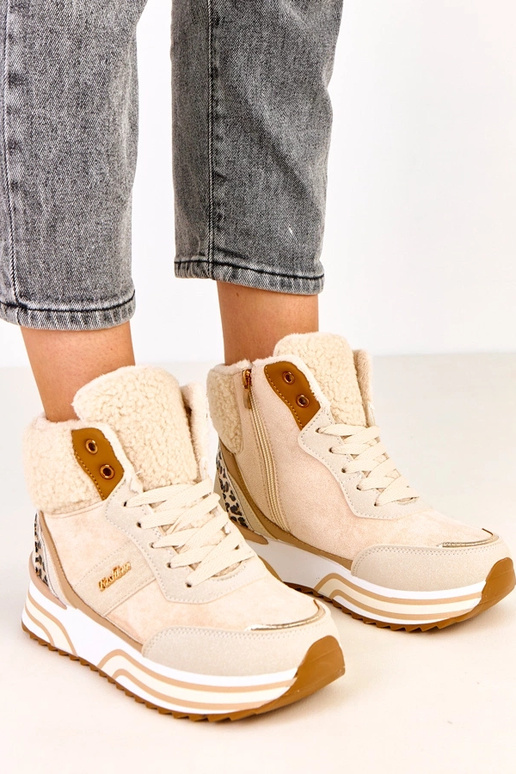 Smilšu augstās siltās sporta kurpes...