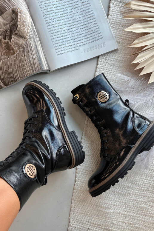 lakuoti darba sieviešu potīšu apavi ar zelta krāsas detaļām siltināti melnā krāsā Dorialine