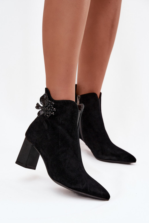 zamšādas Sieviešu puszābaki ar ornamentiem D&A CR52-686 melnas krāsas