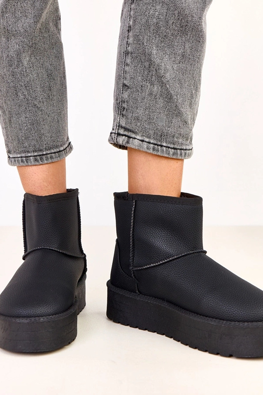 Melnas zemas sniega zābaciņas ar...