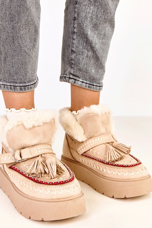 Smilšu krāsas sniega zābaciņas ar...