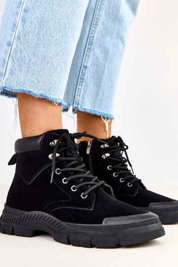 Eliada melnās sieviešu... 2