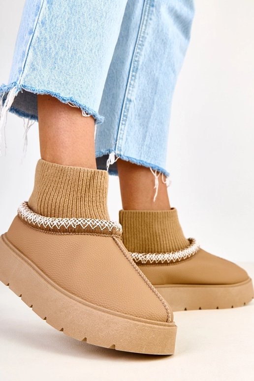 Melary brūni sniega zābaki ar zeķes...