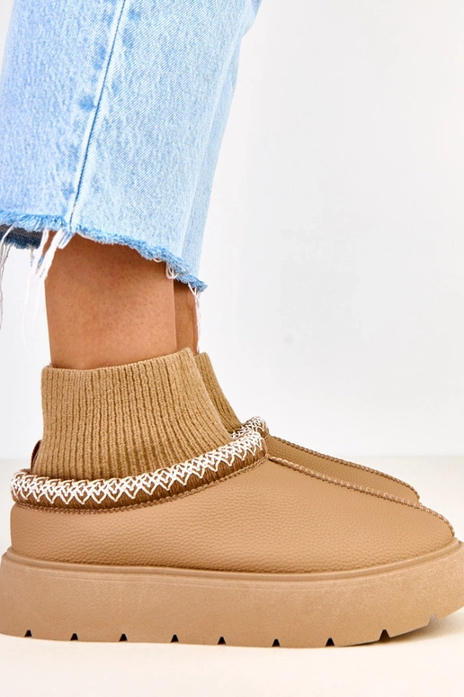 Melary brūni sniega zābaki ar zeķes...