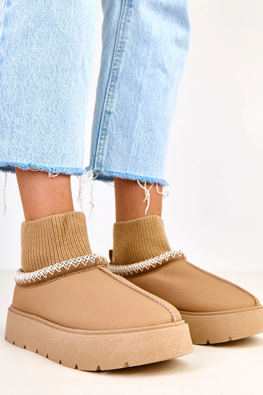 Melary brūni sniega zābaki ar zeķes...