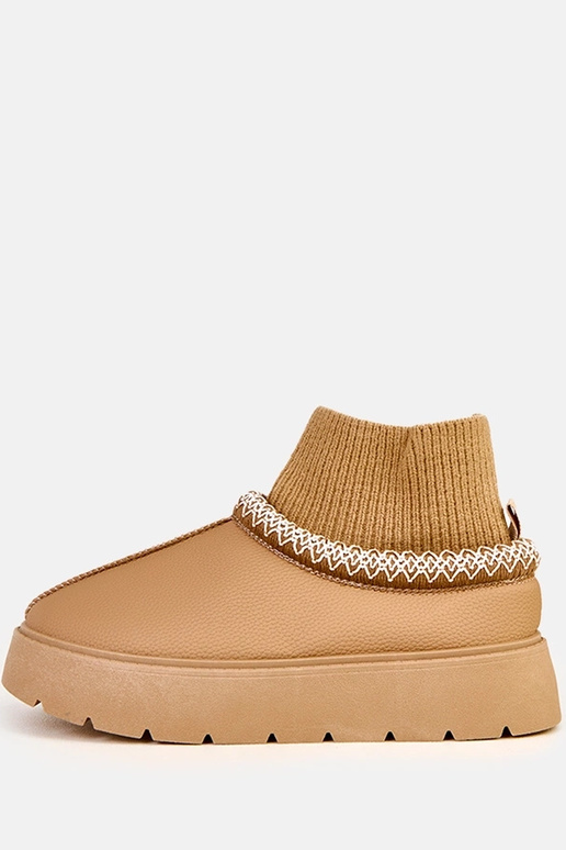 Melary brūni sniega zābaki ar zeķes...