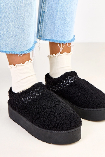 Royana melni zemi sniega... 2