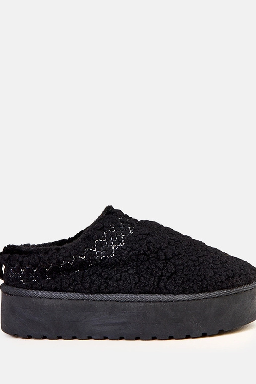 Royana melni zemi sniega zābaki uz...