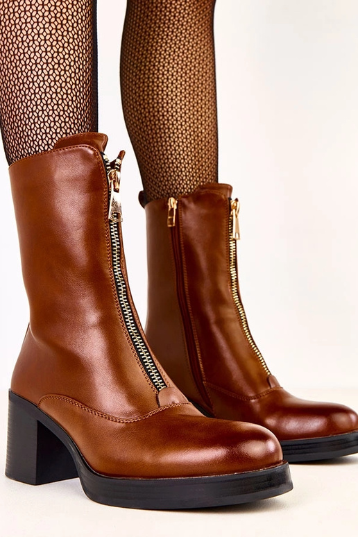 Erafir brūni zābaki uz papēža ar...