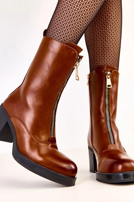 Erafir brūni zābaki uz papēža ar...