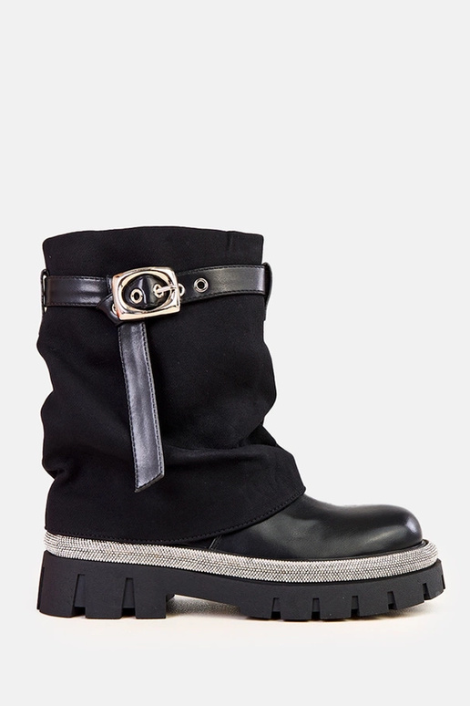 Melni zābaki ar atvērtu augšdaļu un...