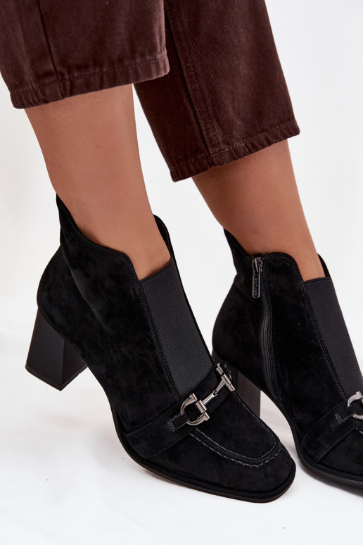 Sieviešu puszābakiIeslēgtsturalnego zamšādasu ar papēdi Artiker 57C0124 melnas krāsas