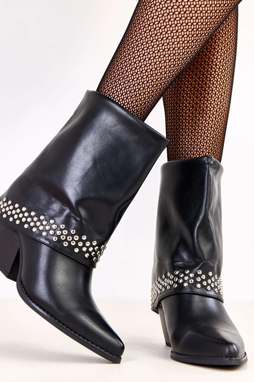 Melni kovboju zābaki ar atlocītu...