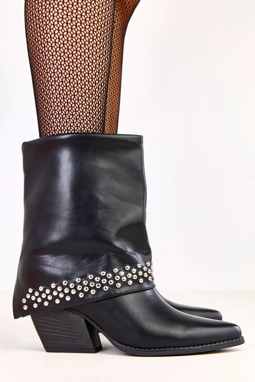 Melni kovboju zābaki ar atlocītu...