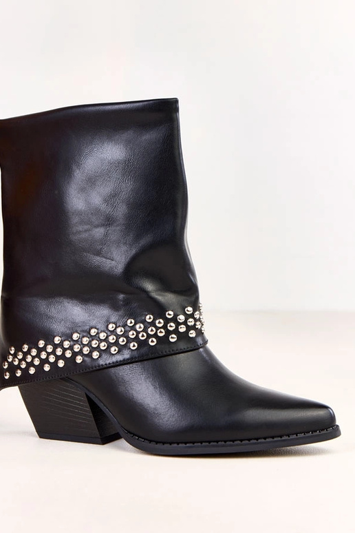 Melni kovboju zābaki ar atlocītu...