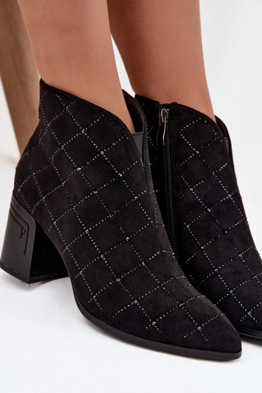 Sieviešu zābaki ar dekorāciju D&A MR52-133 melnā krāsā