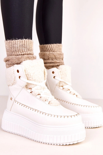 Balti siltie sporta zābaki...