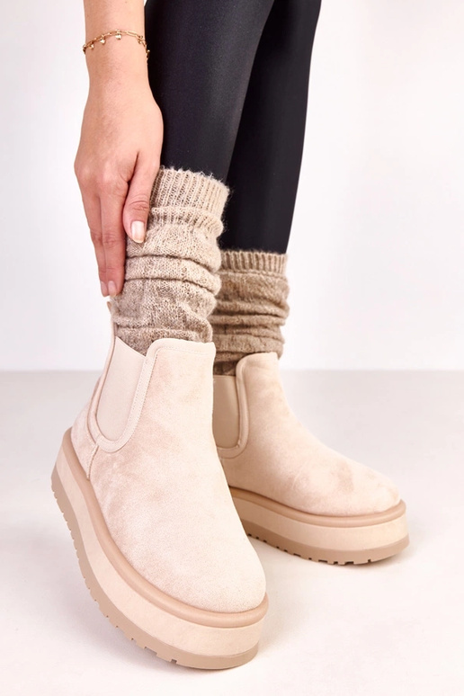 Smilšu krāsas sniegoti zābaki ar... Smilšu krāsas sniegoti zābaki ar...