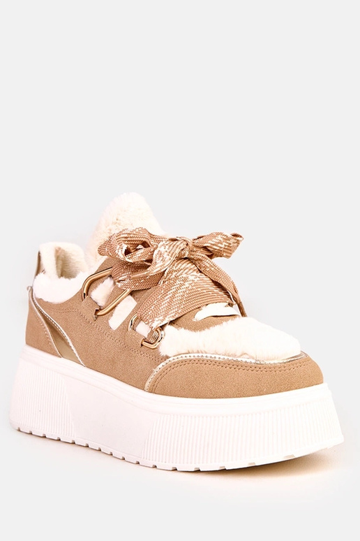 Smilšu krāsas siltie sporta apavi uz... Smilšu krāsas siltie sporta apavi uz...