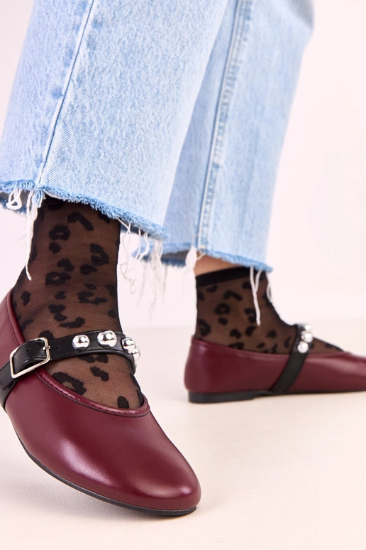 Tumši sarkanu krāsu Faira balerīnas... Tumši sarkanu krāsu Faira balerīnas...