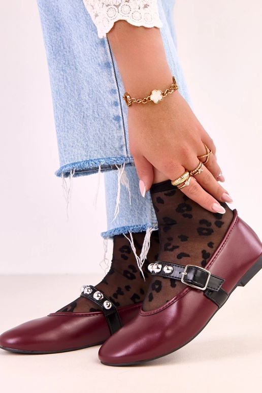 Tumši sarkanu krāsu Faira balerīnas... Tumši sarkanu krāsu Faira balerīnas...